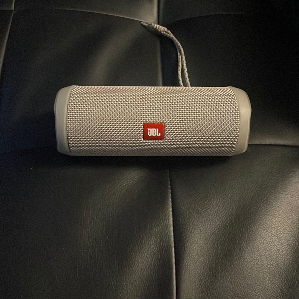 JBL flip 4 Bluetooth speaker with charger